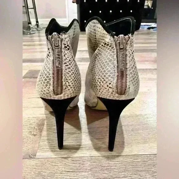 Michael Antonio 5" snakeskin stiletto ankle booties- size  10 - Picture 4 of 5